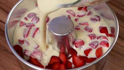 Check out this super creamy and delicious strawberry dessert!