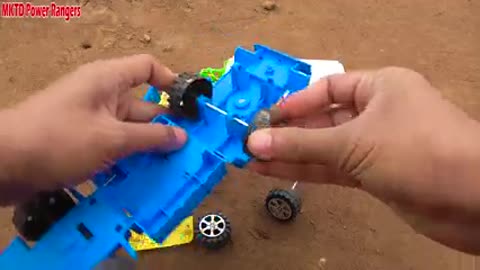 Let's repair the poor car together