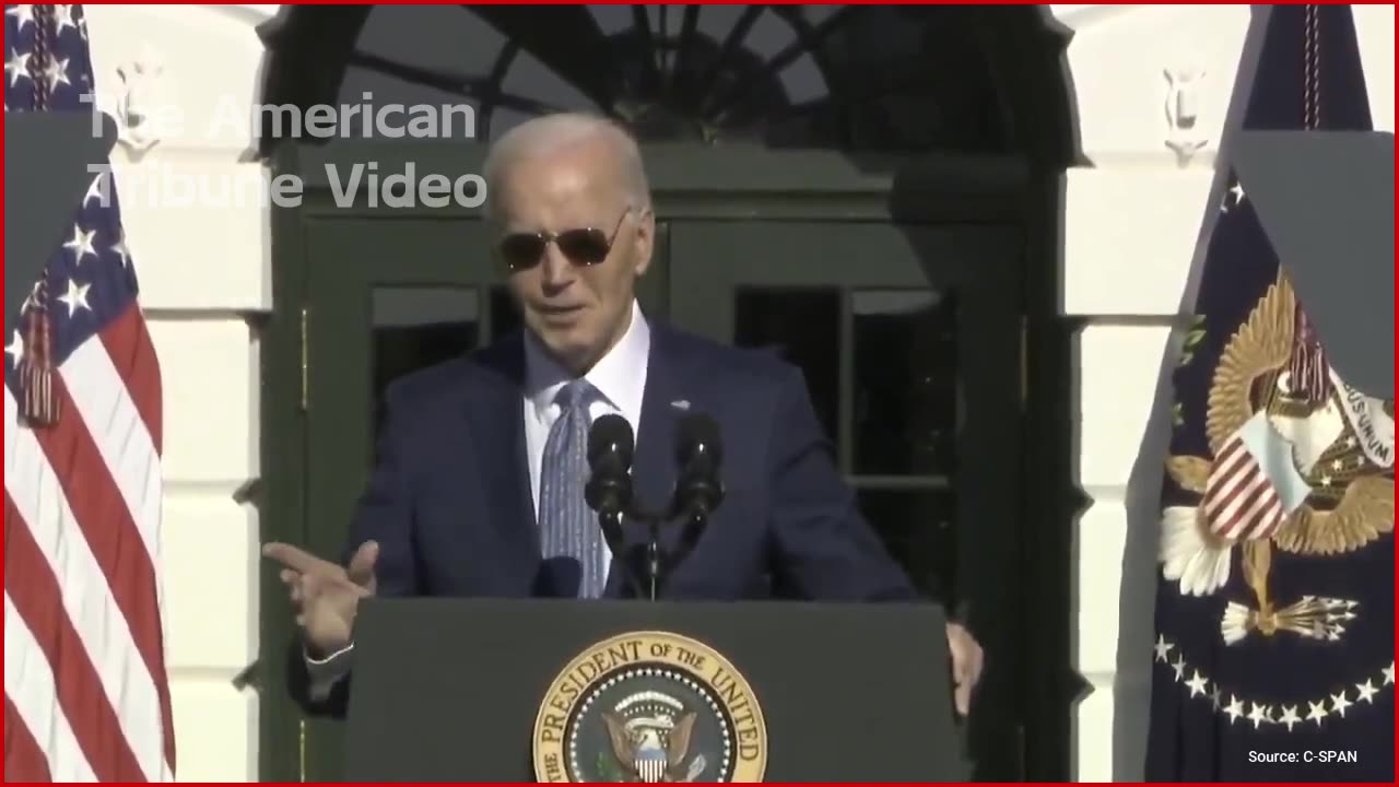 WATCH: Internet Reacts as Biden Struggles to Read Teleprompter at Annual Turkey Pardon