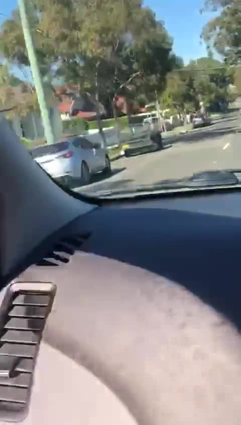 Ijungus 5g žmonės krenta kaip lapai. anglija. 2021 rugpjūtis