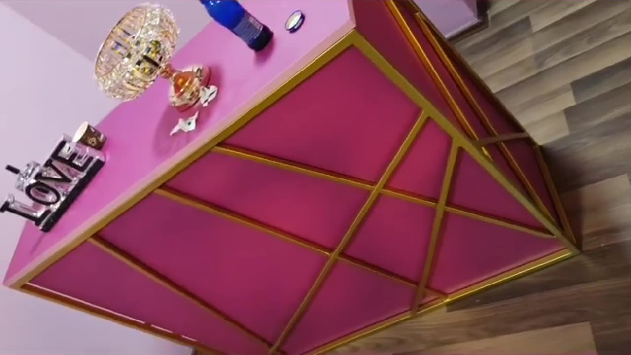 Nail Tables