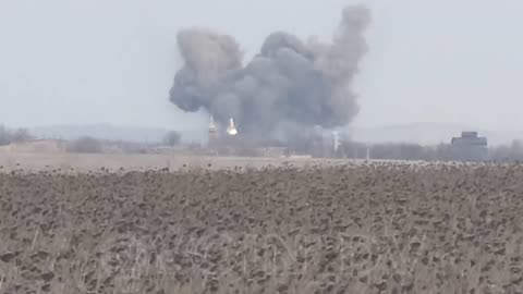 Air strike of the Russian AF on the position of the Ukrainian army, village of Malinovka, Zaporozhye