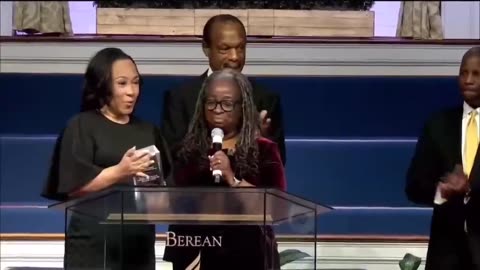 Fani Willis Accepts Black History Achievement Award