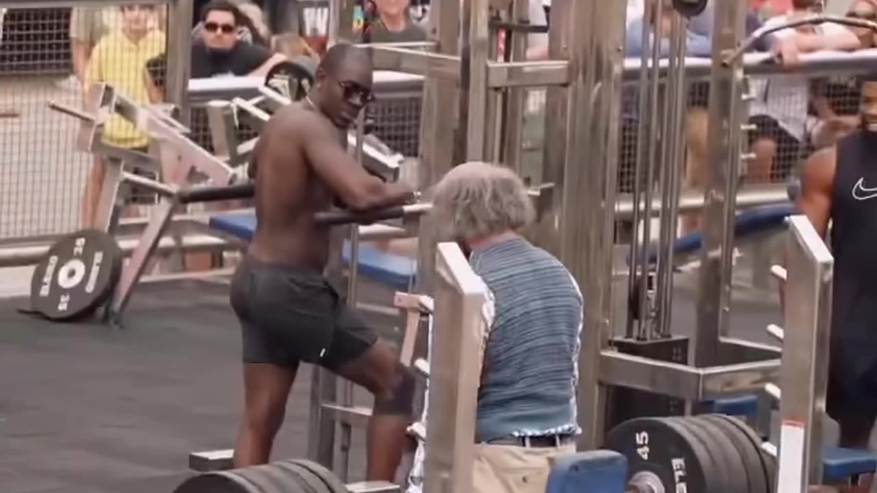 Bodybuilder Prank