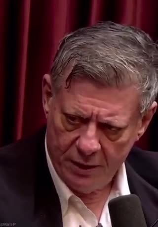 Se o senhor pegar as digitais de quem desgraçou tirou a virilidade, a força, a coragem do povo brasileiro, o senhor vai encontrar as digitais da rede Globo de televisão. 👏👏👏👏