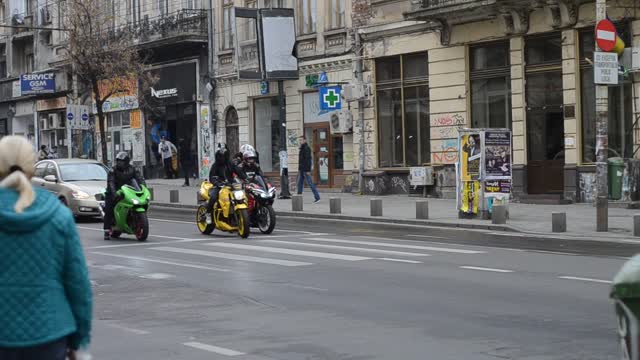 motorcycle vs cops