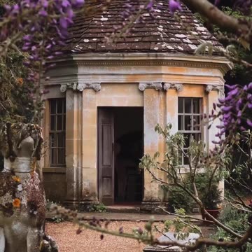 Secret Garden in Italy