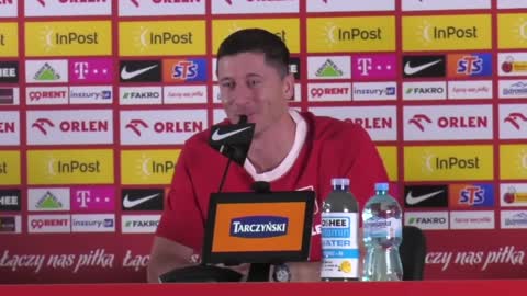 Robert Lewandowski destroys journalist