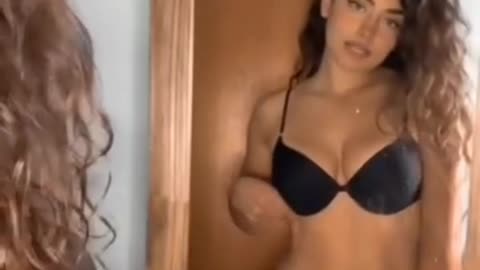 Beautiful girl tranding video