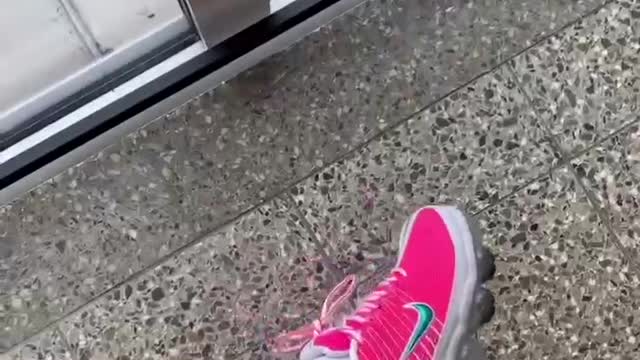Let’s play sneakers game from Monday to Sunday