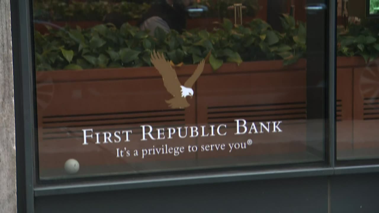 Big banks are bidding for troubled First Republic as FDIC deadline looms