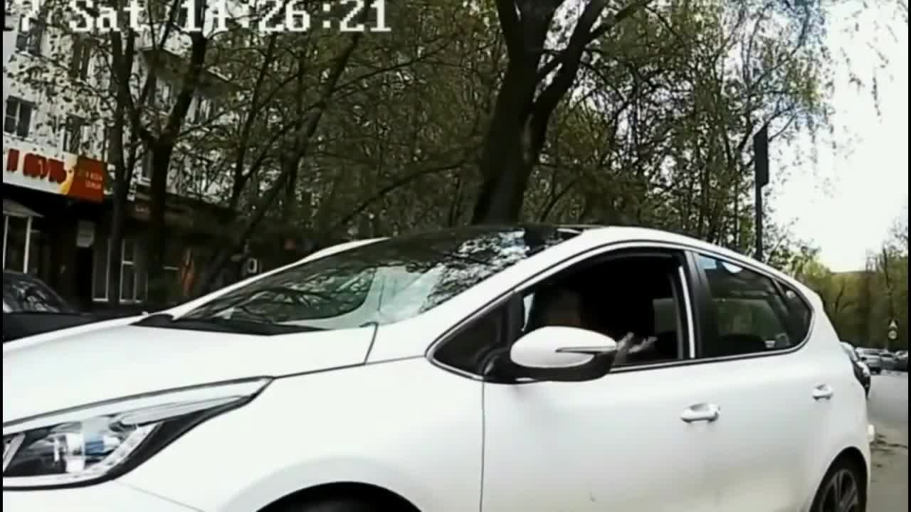 WOMEN DRIVERS PARKING THEIR CARS. The Best of All Times Fails Compilation