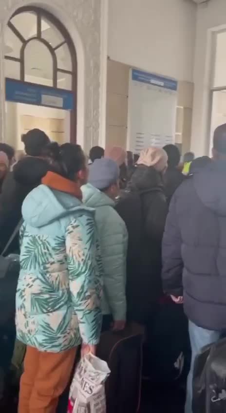 Slavyansk Station - Refugees