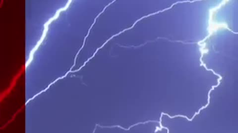 Massive lightning bolt hits NYC