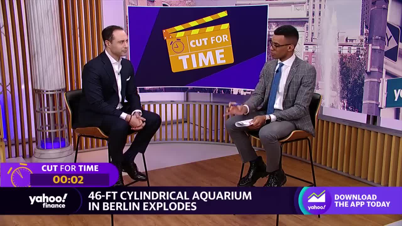 46-foot aquarium explodes in Berlin