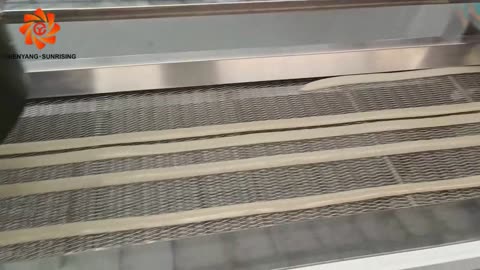 Crispy japanese rice crackers with soy sauce and sesame food extruder making machine production line