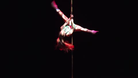 Miss pole dance