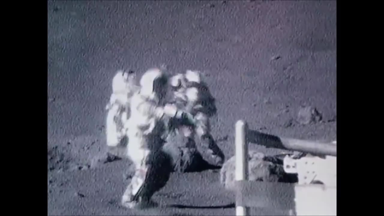 Astronauts-falling-on-the-moon-NASA -Apollo-mission-on-the-surface