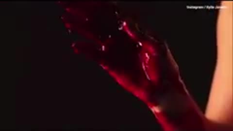 ▶ EXTRAIT-RQ (12 fév 23) : Kylie Jenner - Promotion d'une nouvelle ligne de maquillage...