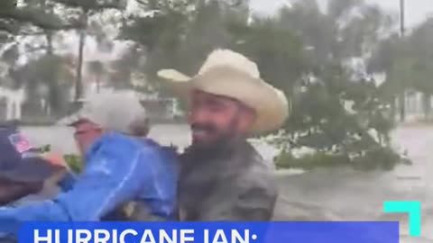 HURRICANE IAN:GOOD SAMARITANSRESCUE ELDERLY MAN