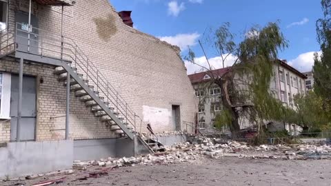 2022-10-17 Ukrainian forces obliterated the #10 Secondary School in Rubizhne