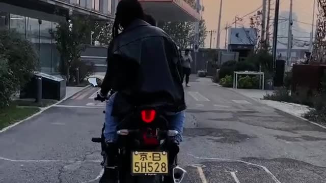 When babe picksyouupto goforaride!