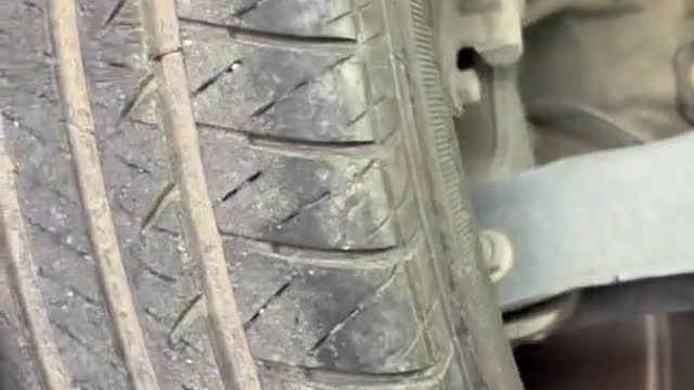 Vehicle tire condition detection vehicle