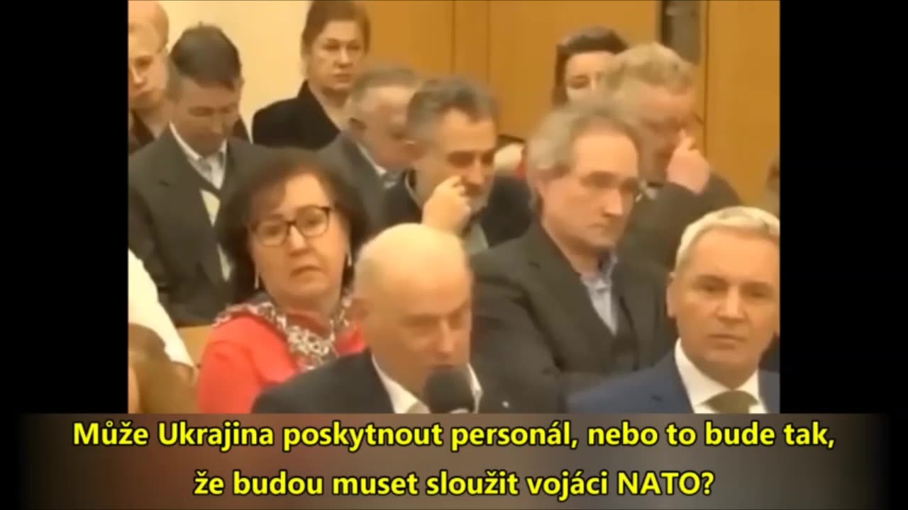 Rakouský plukovník Markus Raisner - stratég ministerstva obrany k situaci na Ukrajině