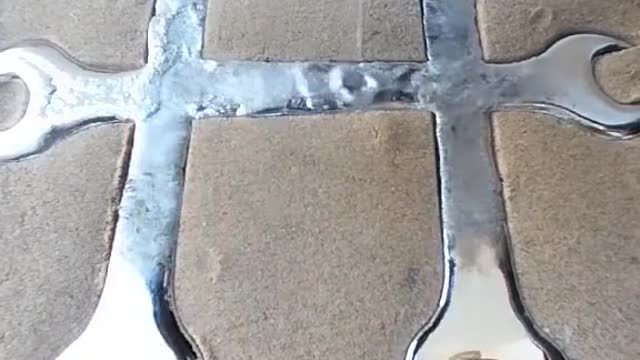 Casting cast iron to make wrench tool