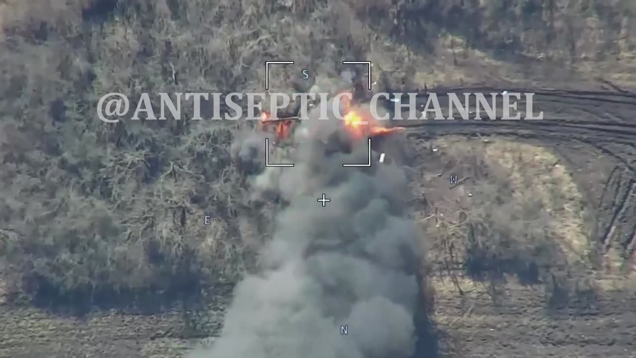 Another colorful destruction by the AFU of the 2S1 "Gvozdika" SAU, the Lancet kamikaze drone