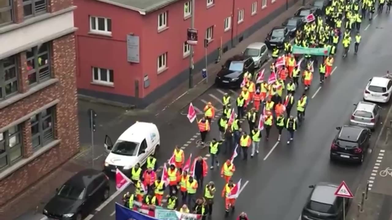 300,000 passengers stranded in Germany because of strikes