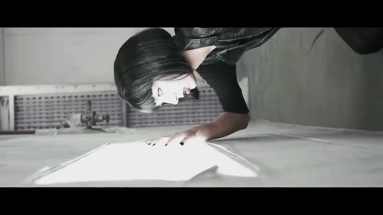 Skillet - _Not Gonna Die_ [OFFICIAL MUSIC VIDEO]