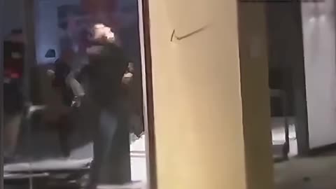 Idiot Looter Meets Instant Karma