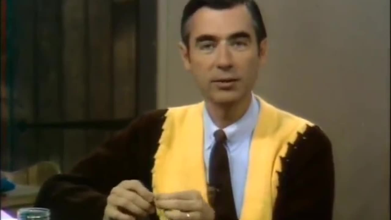 Mr. Rogers Singing "Everybody's Fancy" 1971