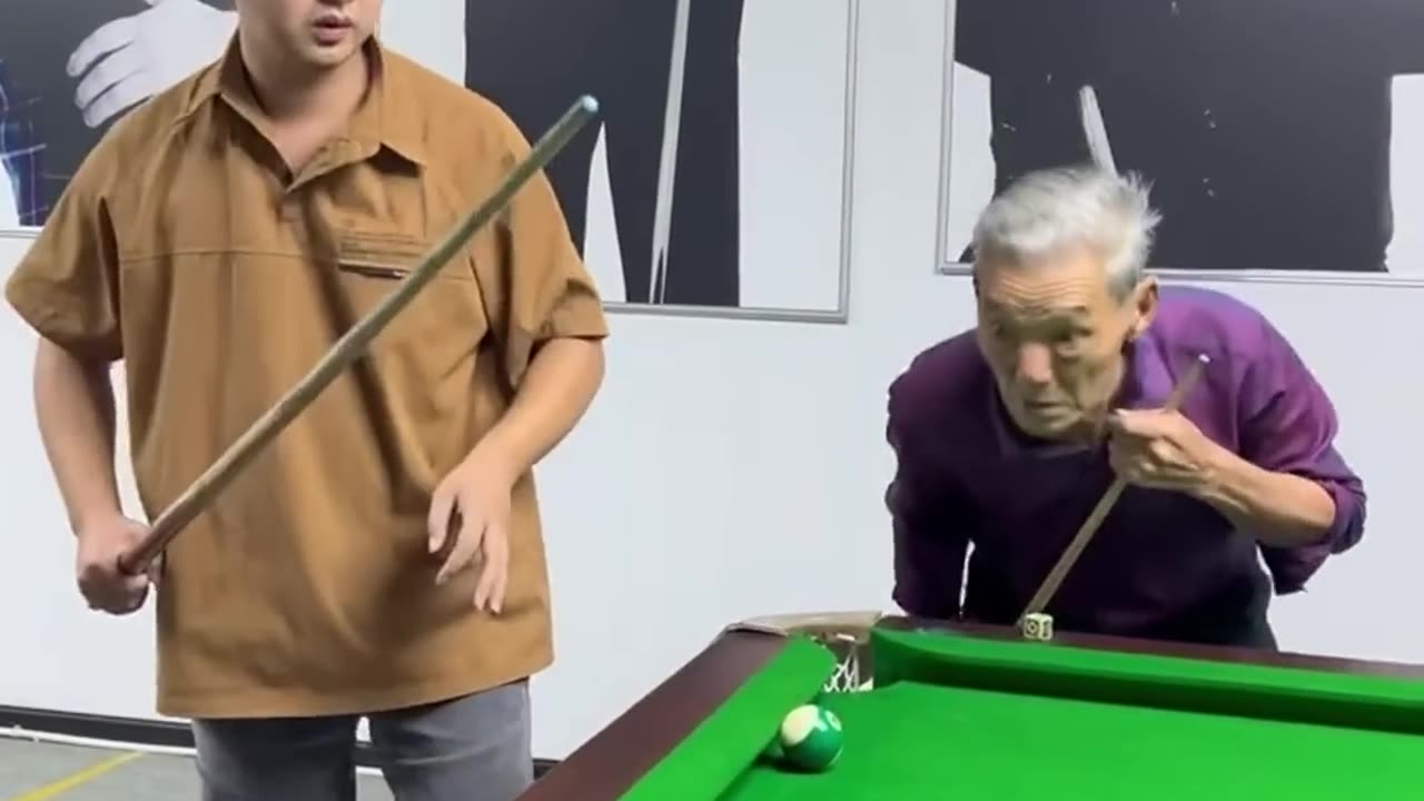 Funny_Video_Billiards_million_views___p432🎱