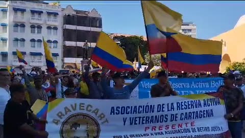 Protesta de militares y policías reservistas en Cartagena