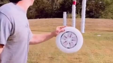 That’s tough 😅 (via @Trixshot) #frisbee #trickshot #sports