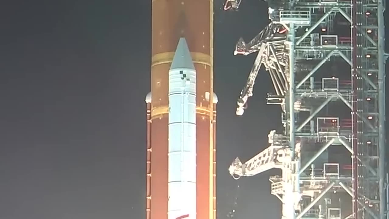 Nasa's Artemis rocket launch from launch pad