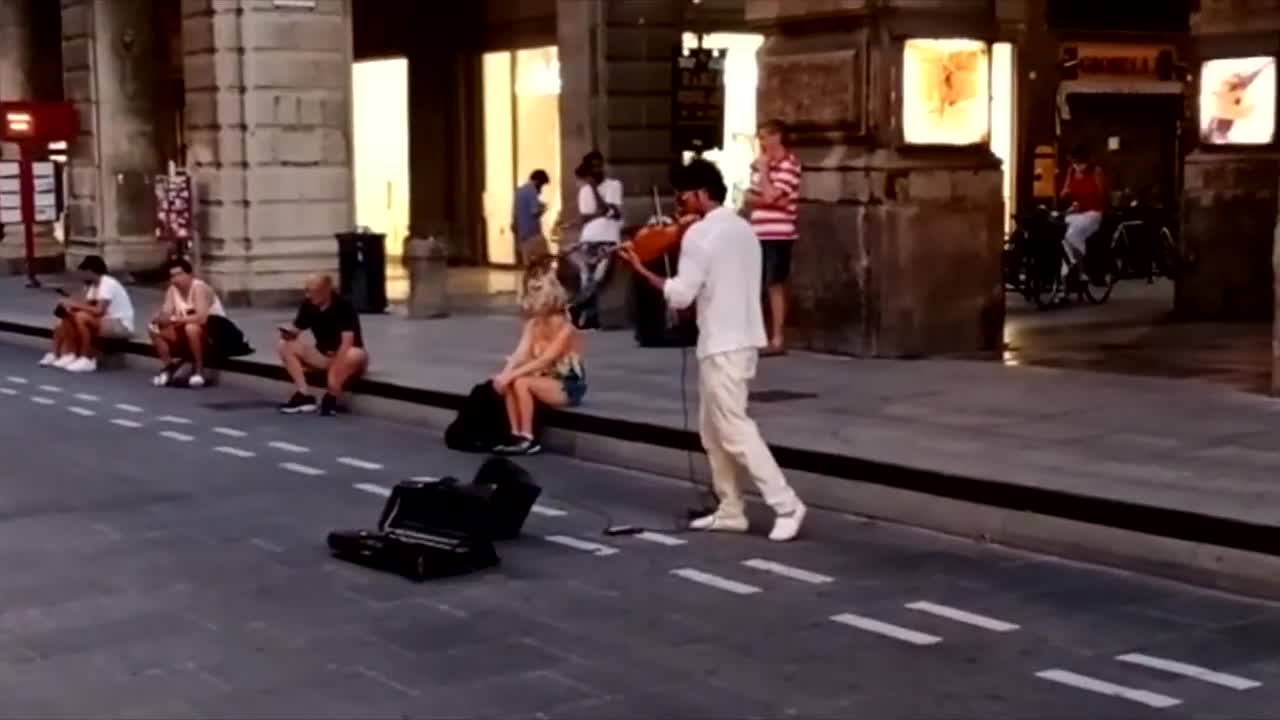 Amazing Street Performer Playing violin