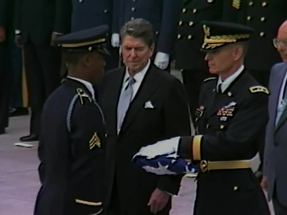 Historic Footage of the Tomb of the Unknown Soldier_ Vietnam War_4