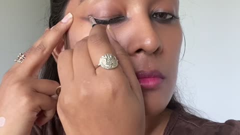 Priyanka Chopra’s smokey eye makeup look