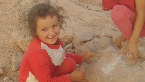 Badia children - playing with stones