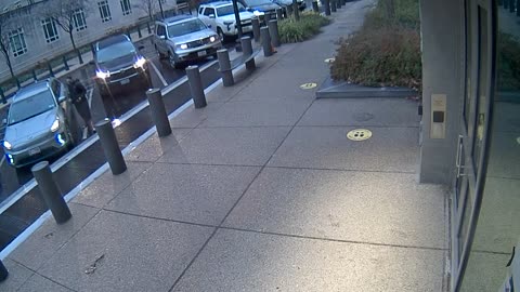 8493OHOB01DStreetDoorExterior_2021-01-05_16h20min01s113ms.mp4
