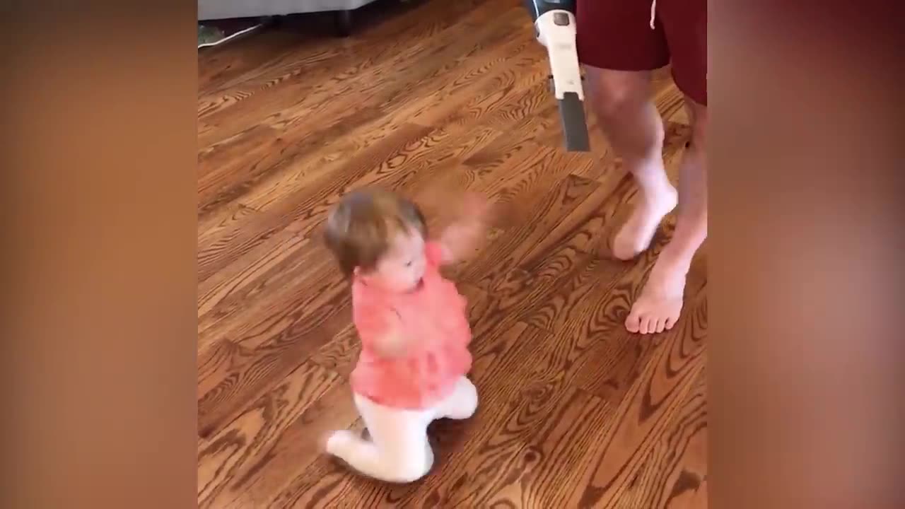 Funniest baby videos of the Week - try not to laugh