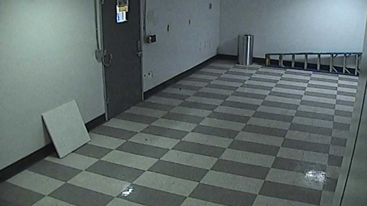 6052RHOBG2G206NorthLobby_2021-01-05_01h40min00s397ms.mp4