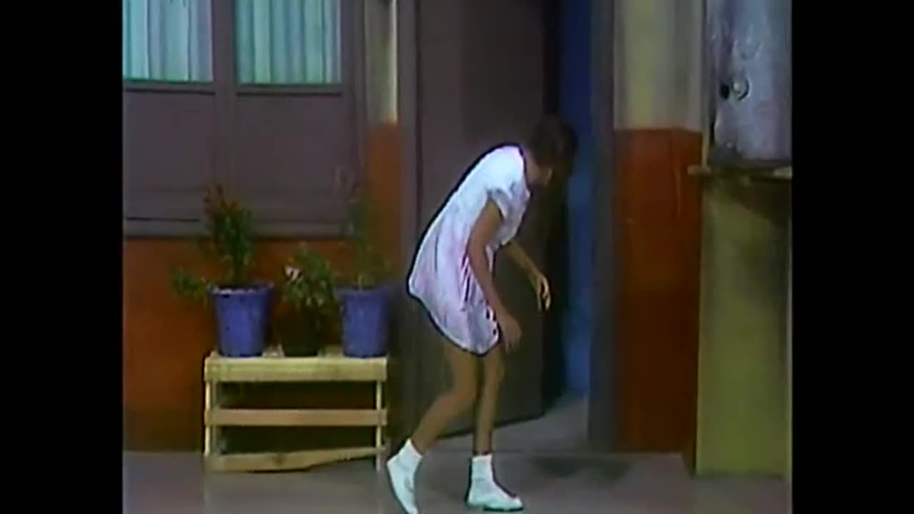 Chaves S01E05 - Remédio Duro De Engolir | Quem Semeia Moeda...