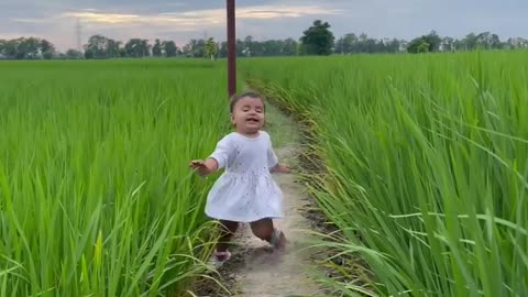 The Cute girl 👧 in a beautiful farmhouse