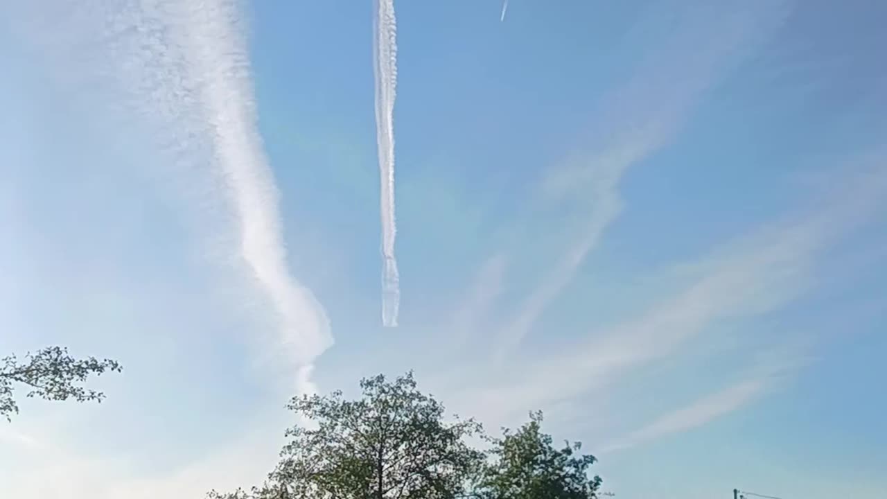 Chemtrails are real and I have the proof.. #climatechange #weather #5gnetwork