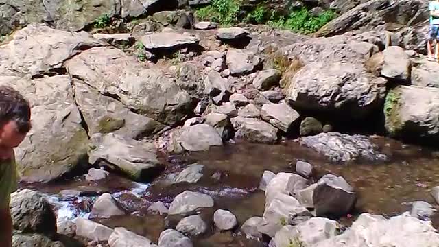 Mahutznesi Waterfall
