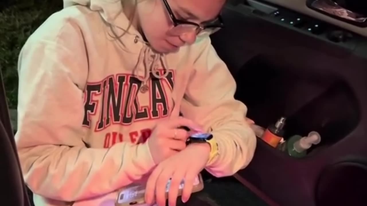 Her reaction after she pinged it💀🤣
